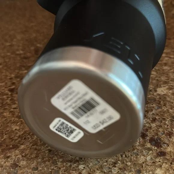 Yeti Rambler 30oz Travel Mug - Picture 6 of 6